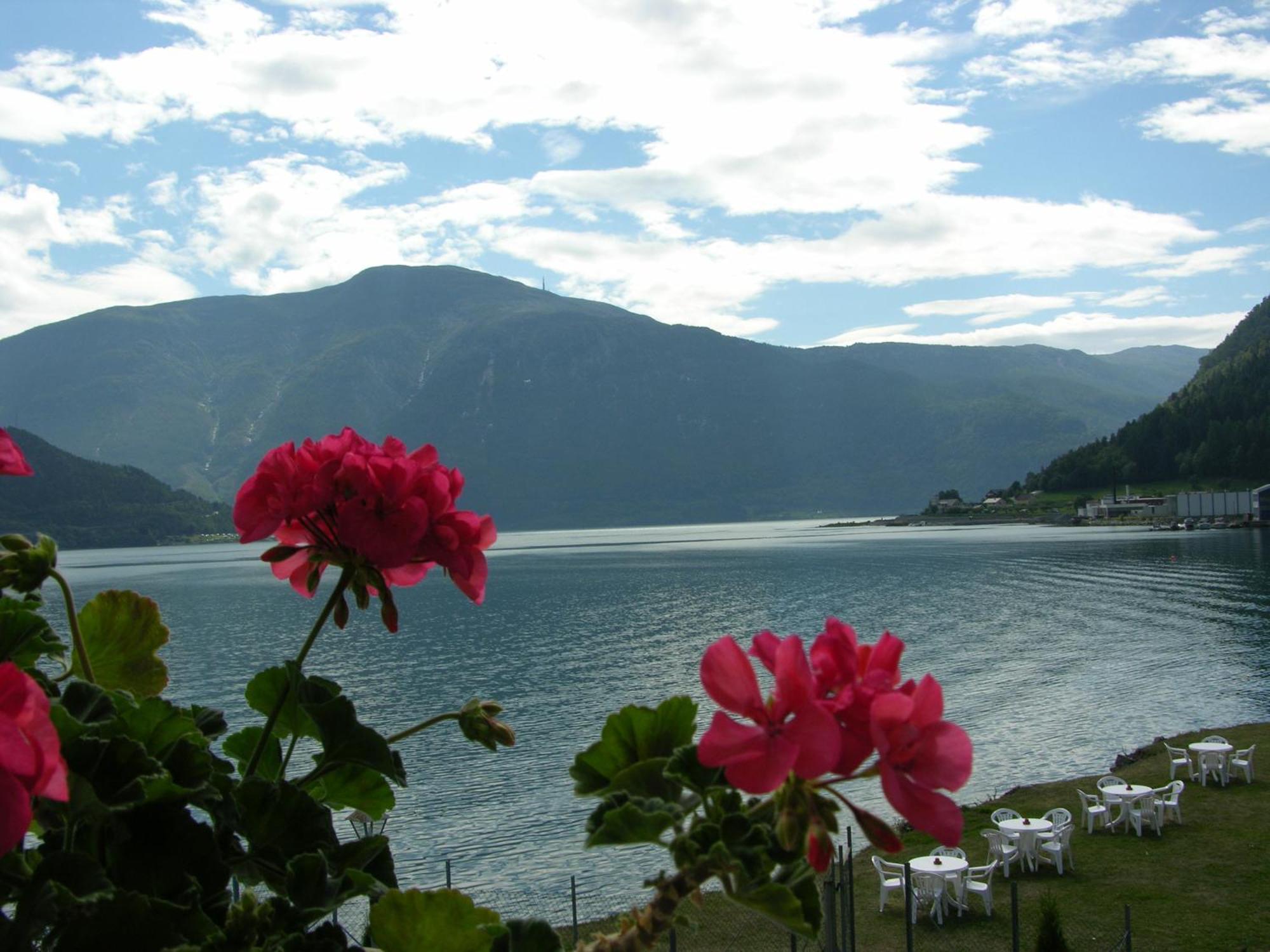 Hofslund Fjord Согндал
